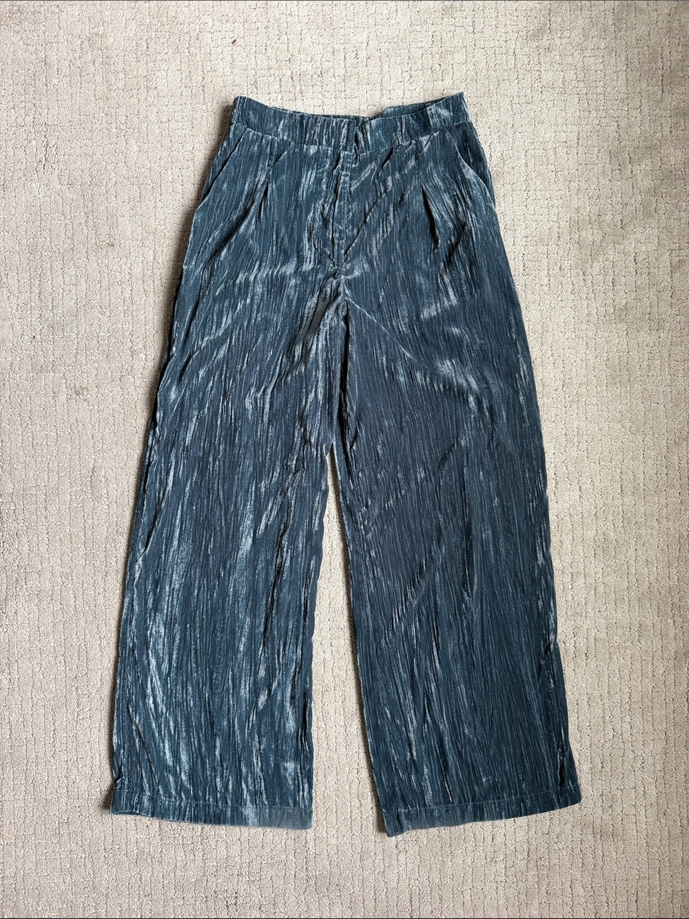 ASOS designs  Wide-Leg Velvet Pleated Pants - Steel Blue